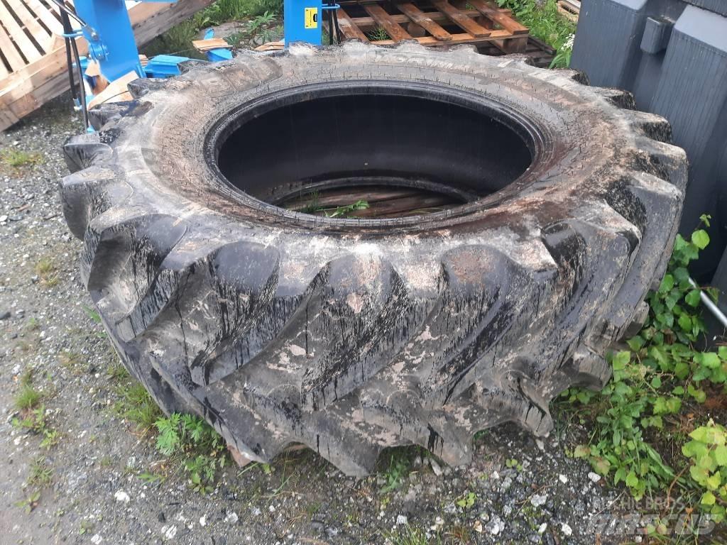 BKT 580/70R38 Neumáticos, ruedas y llantas