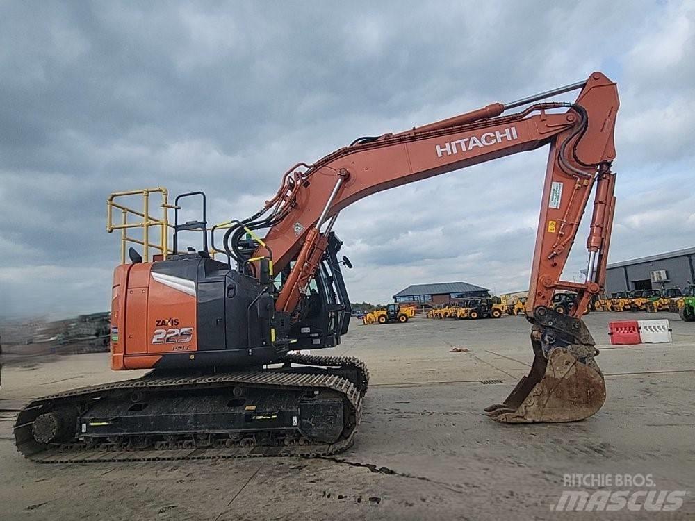 Hitachi ZX225USLC-7 Excavadoras de cadenas