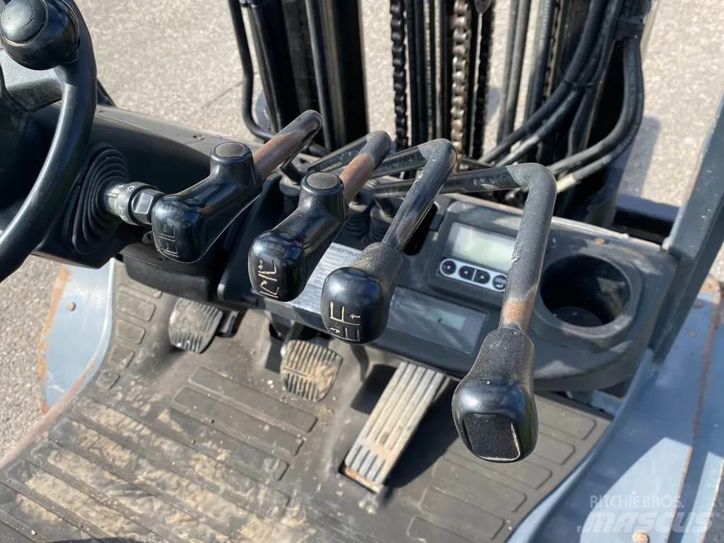 Toyota 02- 8FDF30 Carretillas diesel