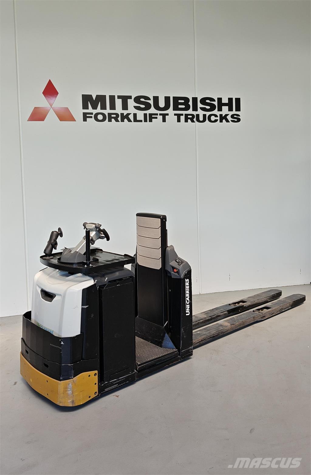 UniCarriers OLH250 Recogepedidos de baja altura