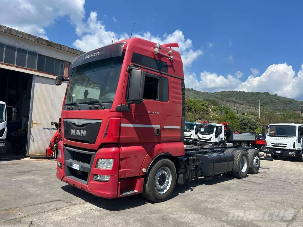 MAN TGX 26.440 Camiones portamaquinaria