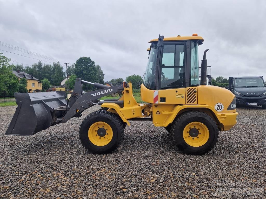 Volvo L 30 Cargadoras sobre ruedas