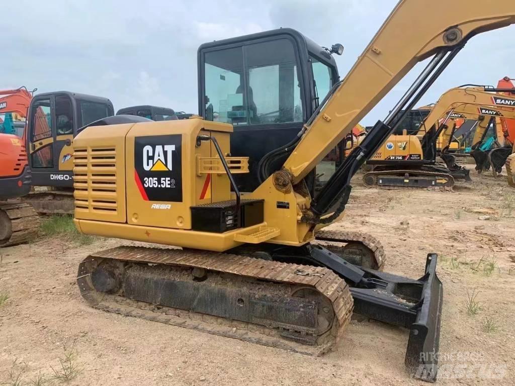 CAT  305.5 Excavadoras de cadenas