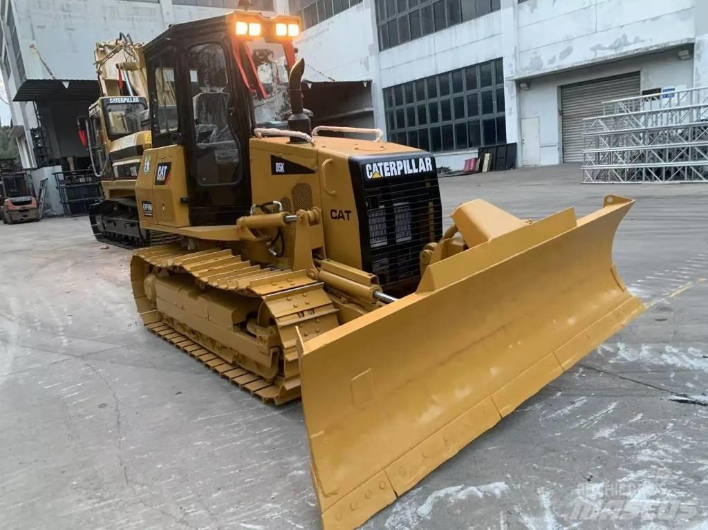 CAT D 5 K Buldozer sobre oruga