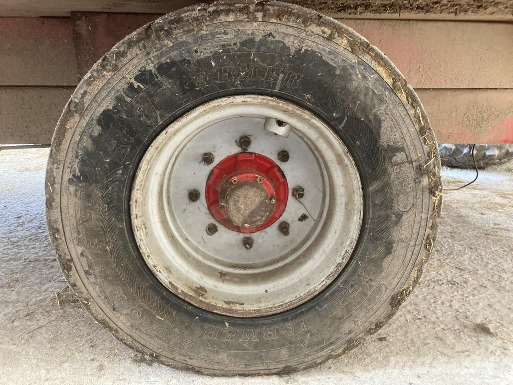 Trioliet AVM 24 Alimentadores