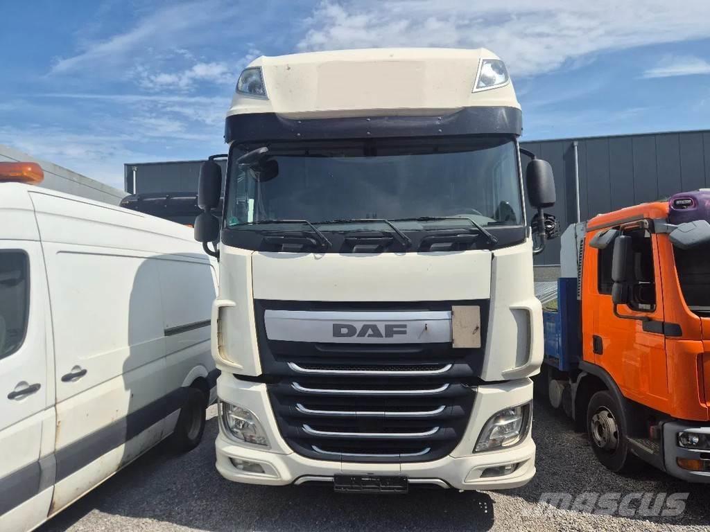 DAF XF 460 6x2 Camiones con gancho