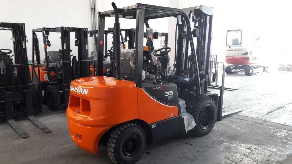 Doosan D35 C-5 Carretillas diesel
