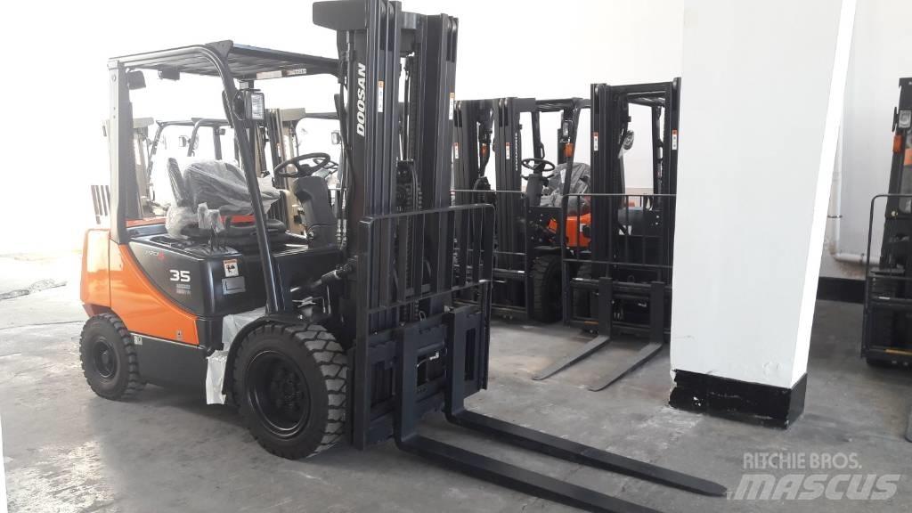 Doosan D35 C-5 Carretillas diesel