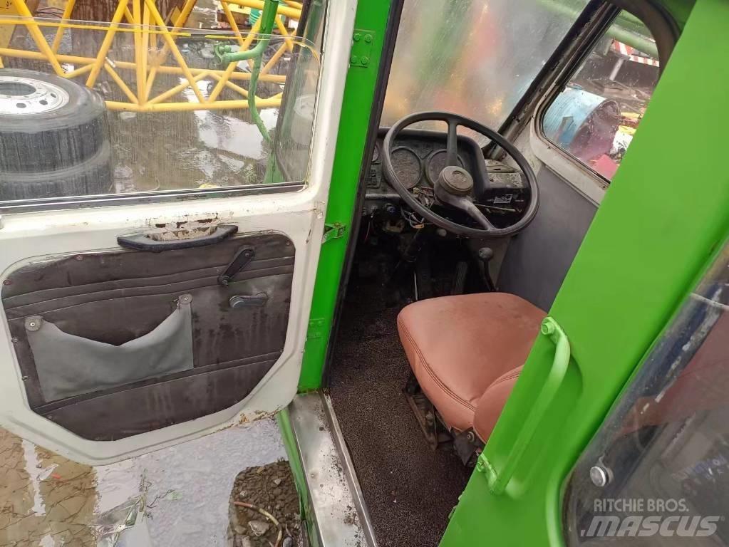 Kato NK 250 Grúas todo terreno