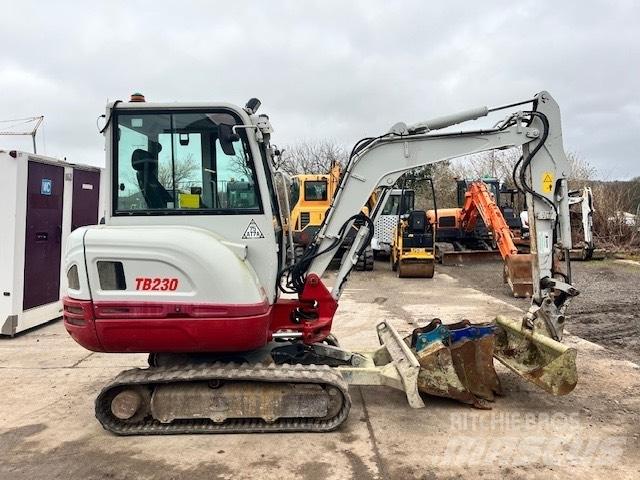 Takeuchi TB 230 Mini excavadoras < 7t