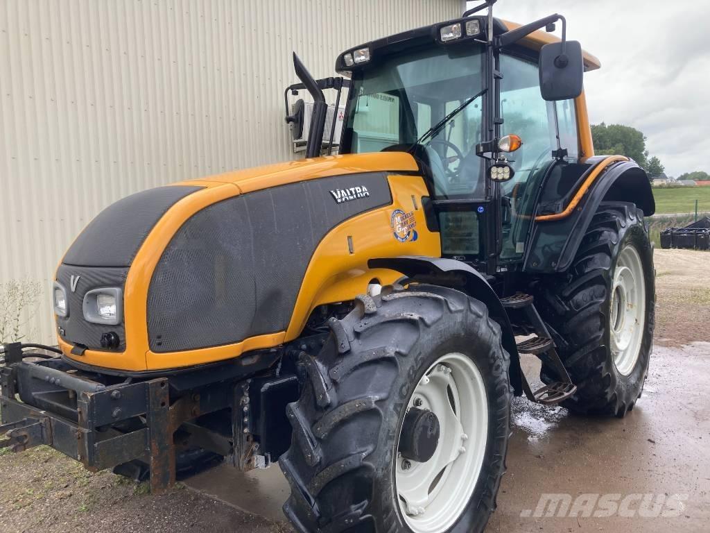 Valtra T 131 Tractores