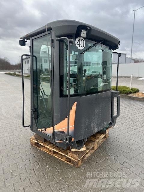 CASE 721 F USED CAB Cabinas e interior