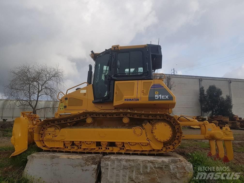 Komatsu D 51 EX-22 Buldozer sobre oruga