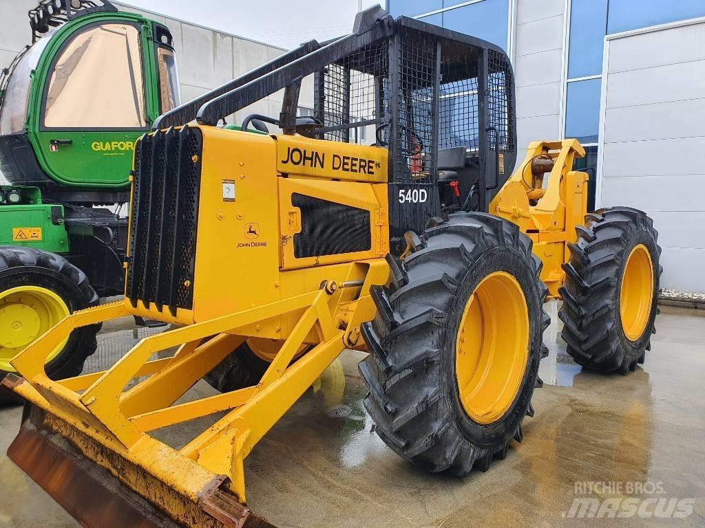 John Deere 540 D Arrastrador de troncos