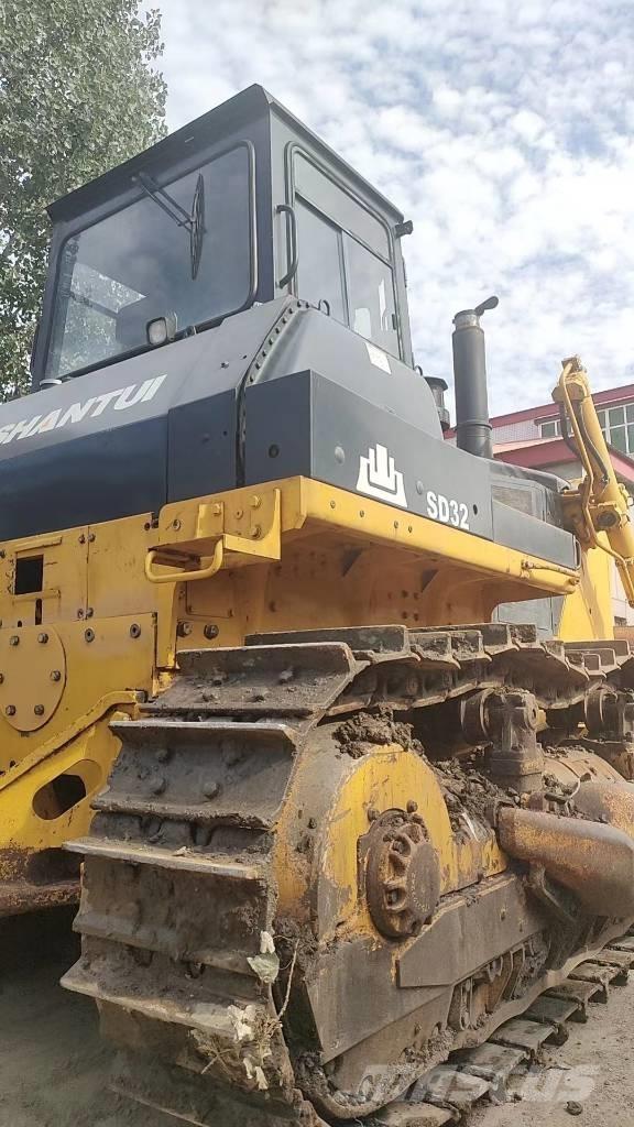 Shantui SD 32 Buldozer sobre oruga