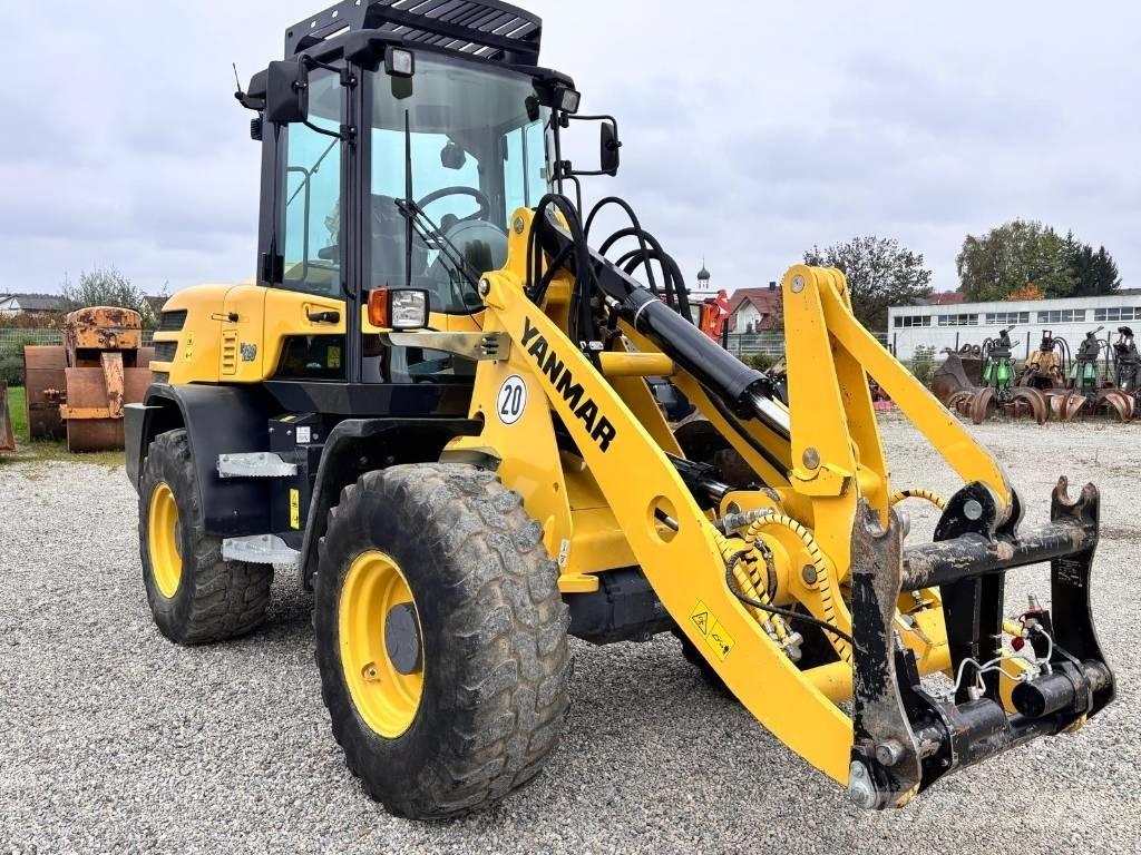 Yanmar V 120 Cargadoras sobre ruedas