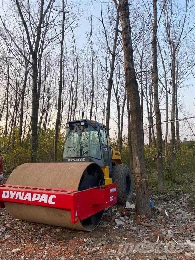 Dynapac CA301 Rodillos de un solo tambor