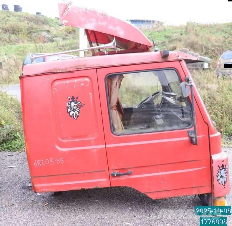 Scania P 82 M Cabinas e interior