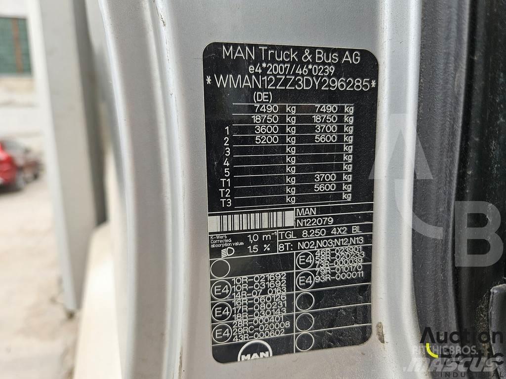 MAN TGL8.250 Camión con caja abierta