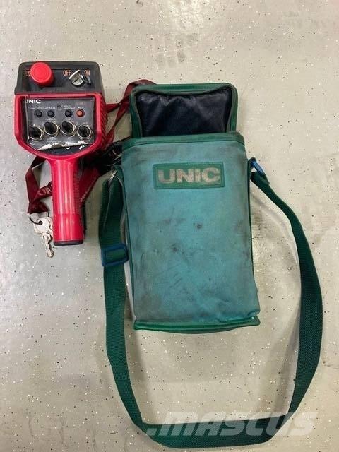 Unic B 345 Minigrúas