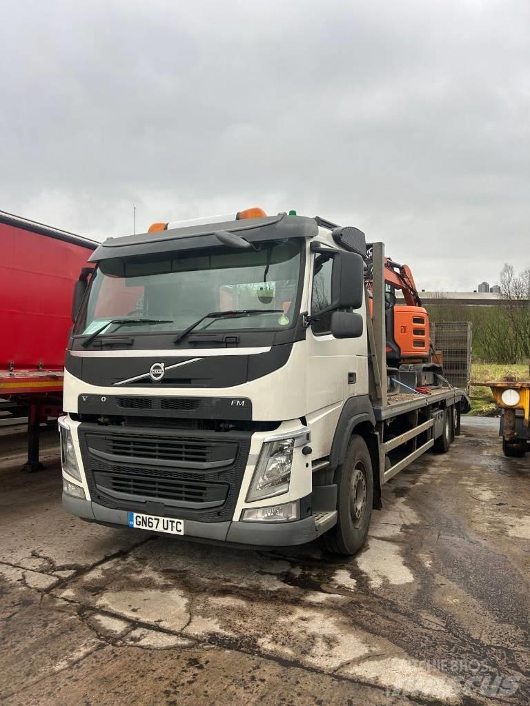 Volvo FM 11 330 Camiones portamaquinaria