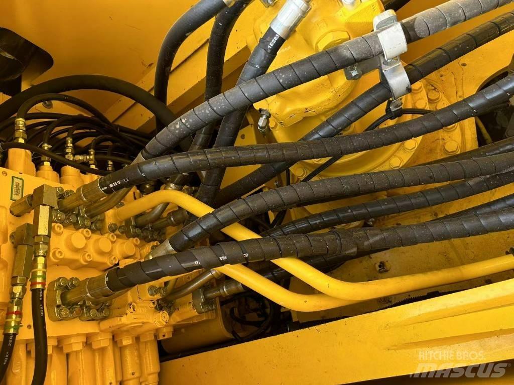 Komatsu 240-8 Excavadoras de cadenas