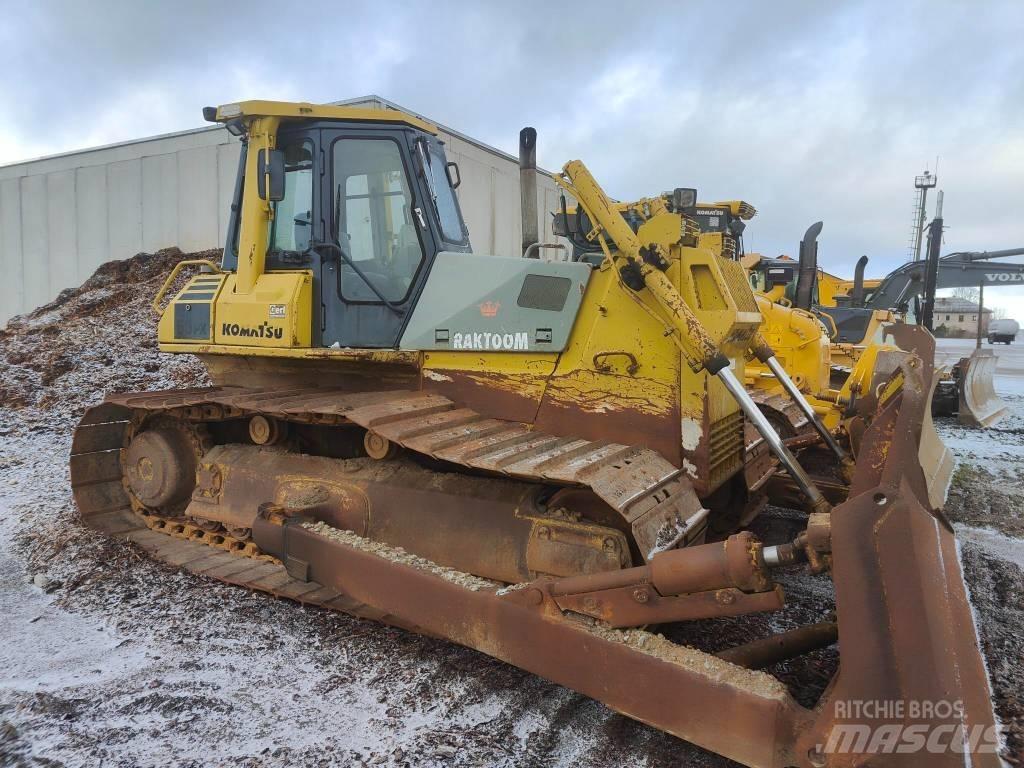 Komatsu D 65 PX-12 Buldozer sobre oruga