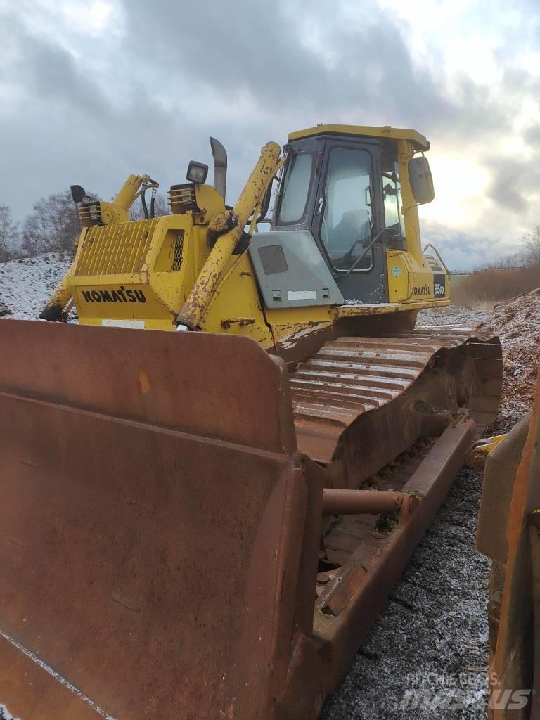 Komatsu D 65 PX-12 Buldozer sobre oruga