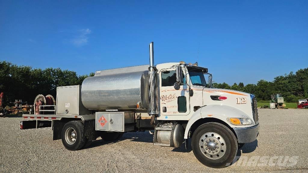 Peterbilt PB335 Camiones cisterna