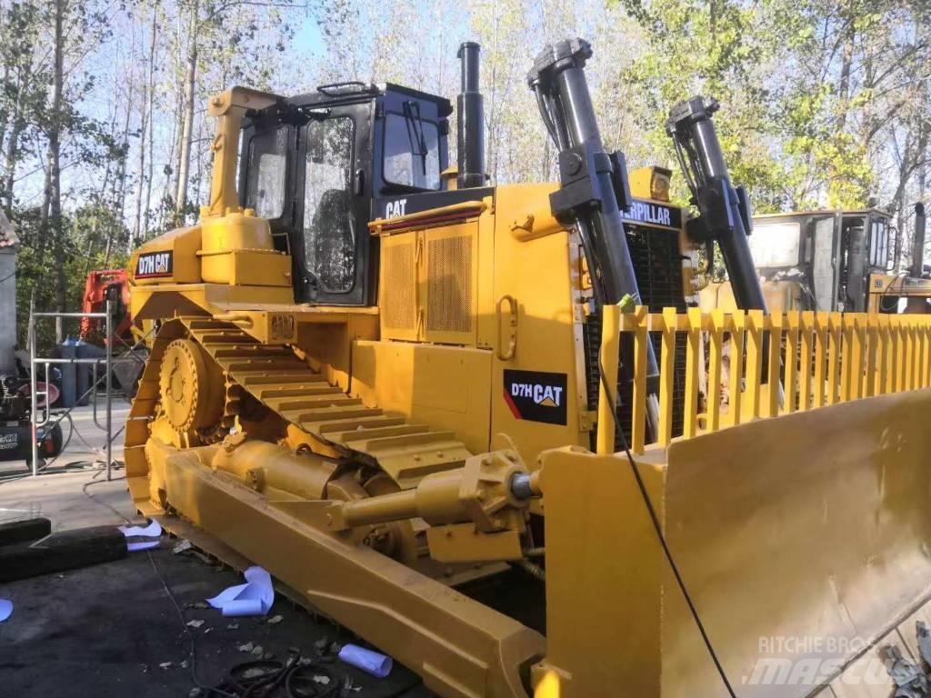 CAT D7H Buldozer sobre oruga