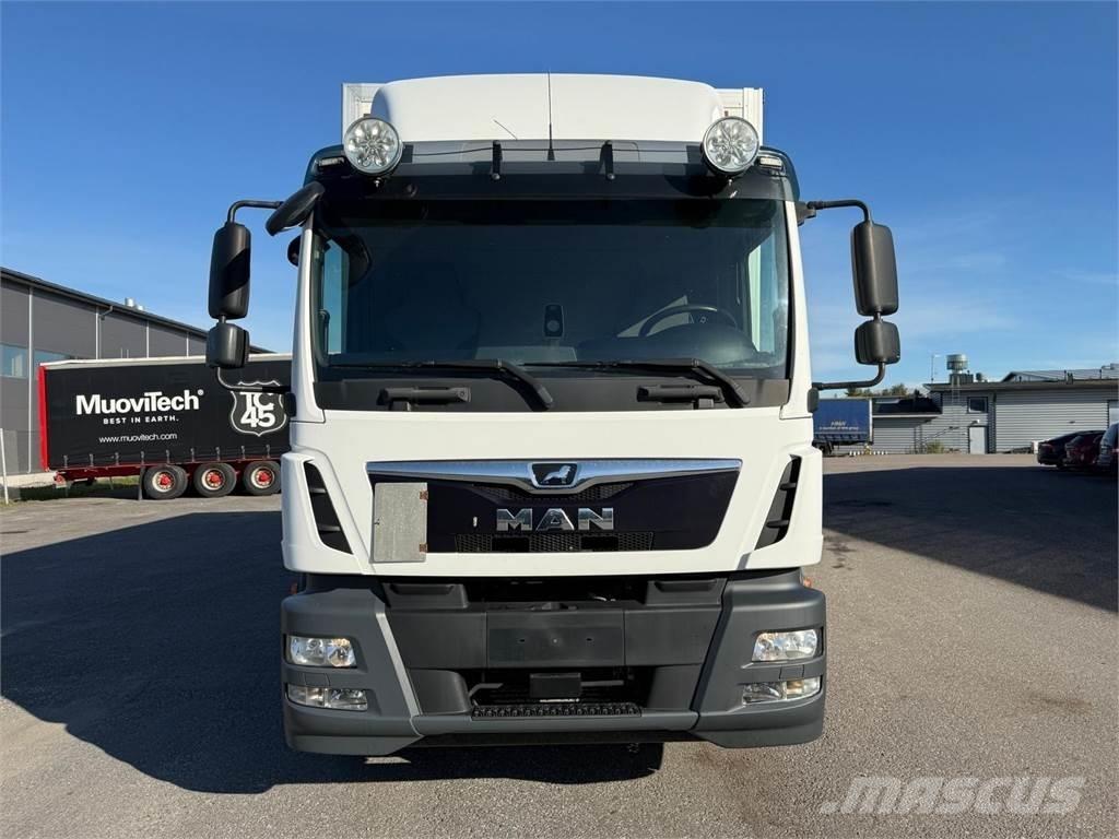 MAN TGM 15.290 4X2 Camiones caja cerrada