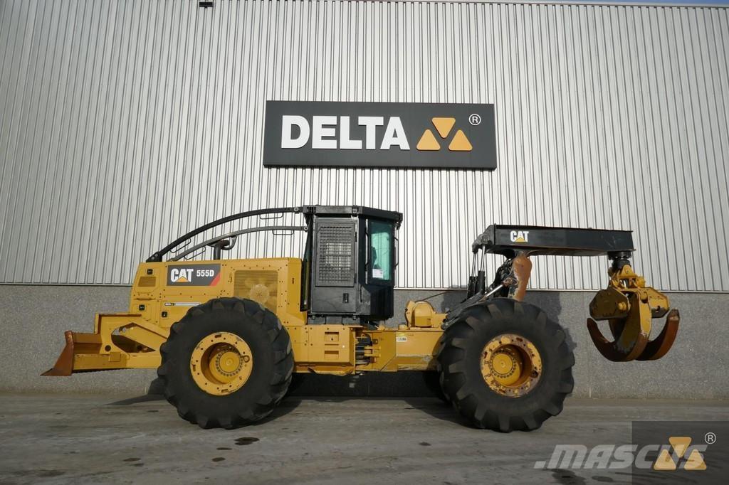 CAT 555D Arrastrador de troncos