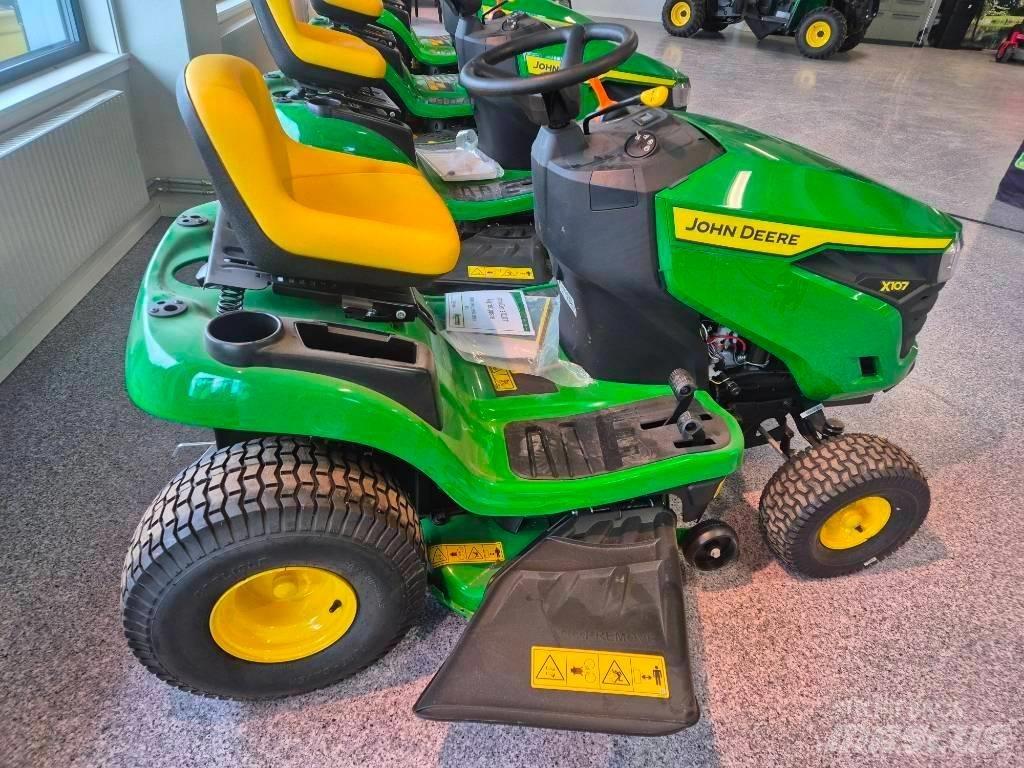 John Deere X 107 Tractores corta-césped