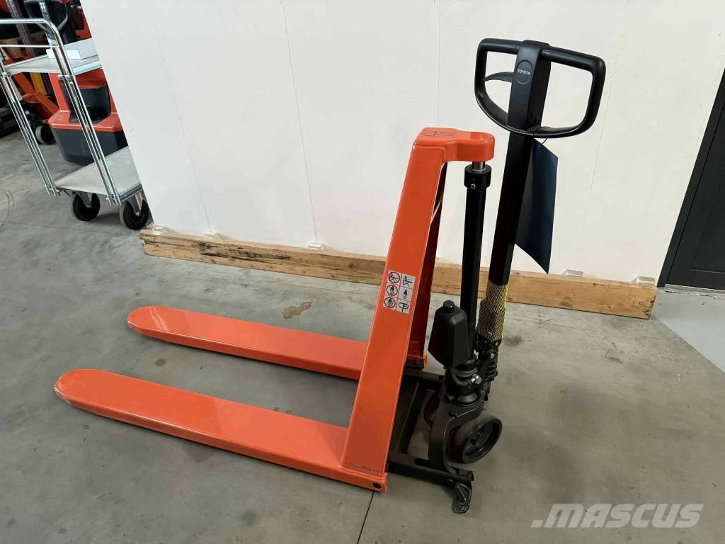 Toyota HHM 100 Transpaletas Manuales