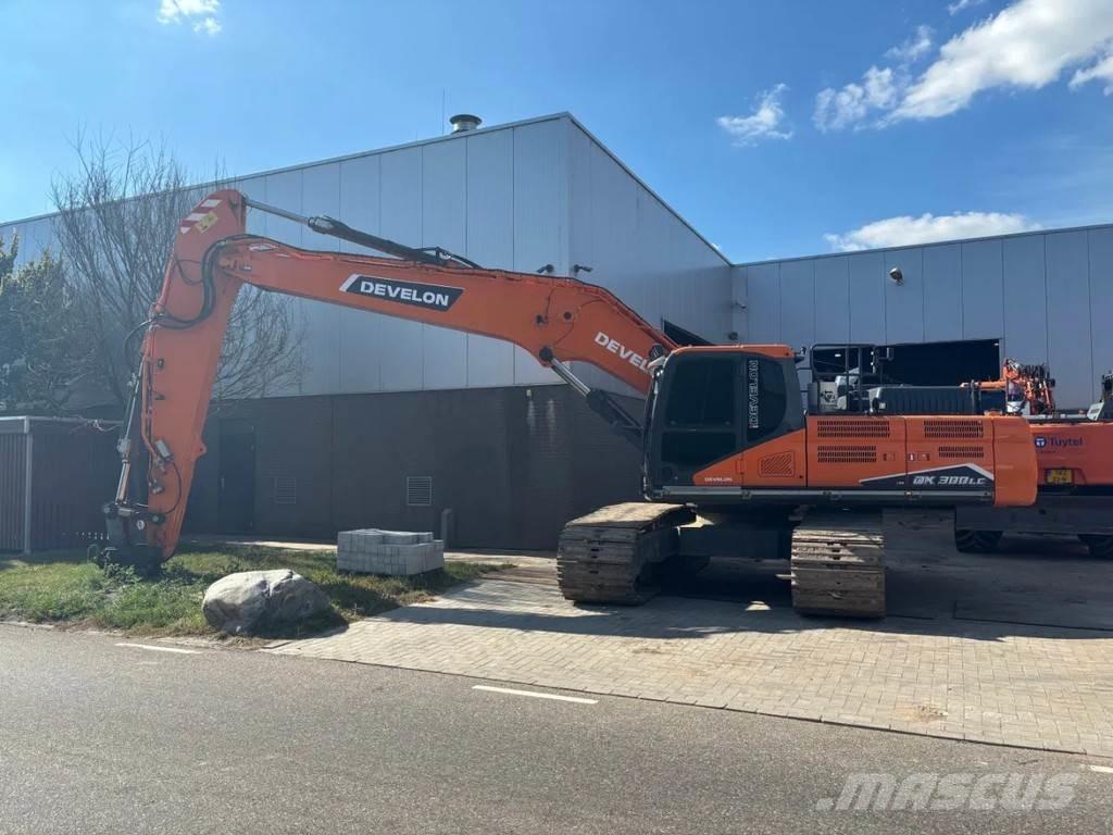 Develon DX300LC-7K Excavadoras de cadenas