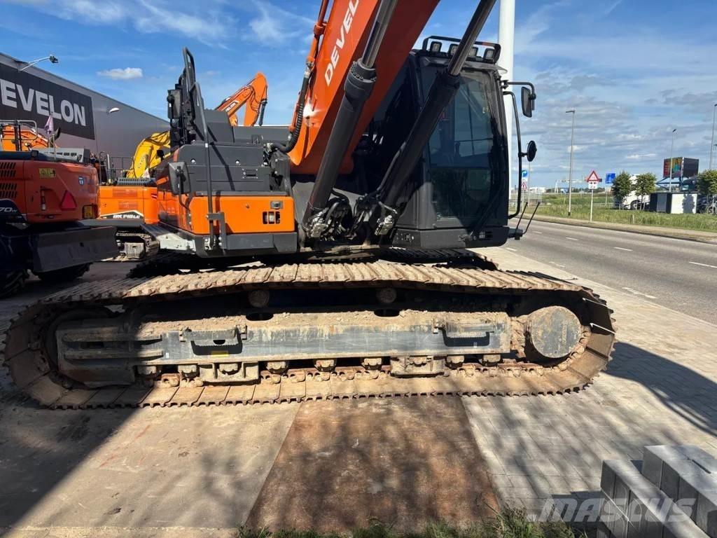 Develon DX300LC-7K Excavadoras de cadenas