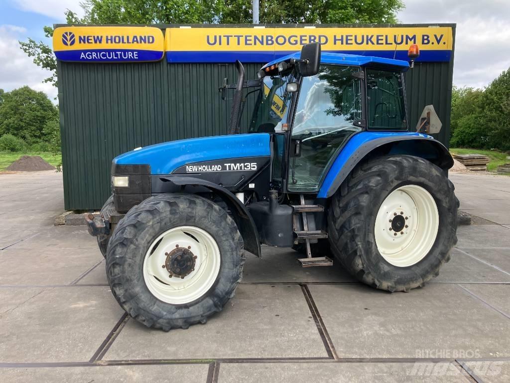 New Holland TM 135 Tractores