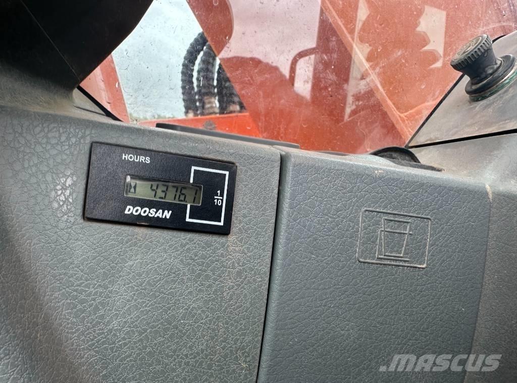 Doosan DX 140 LCR-3 Excavadoras de cadenas