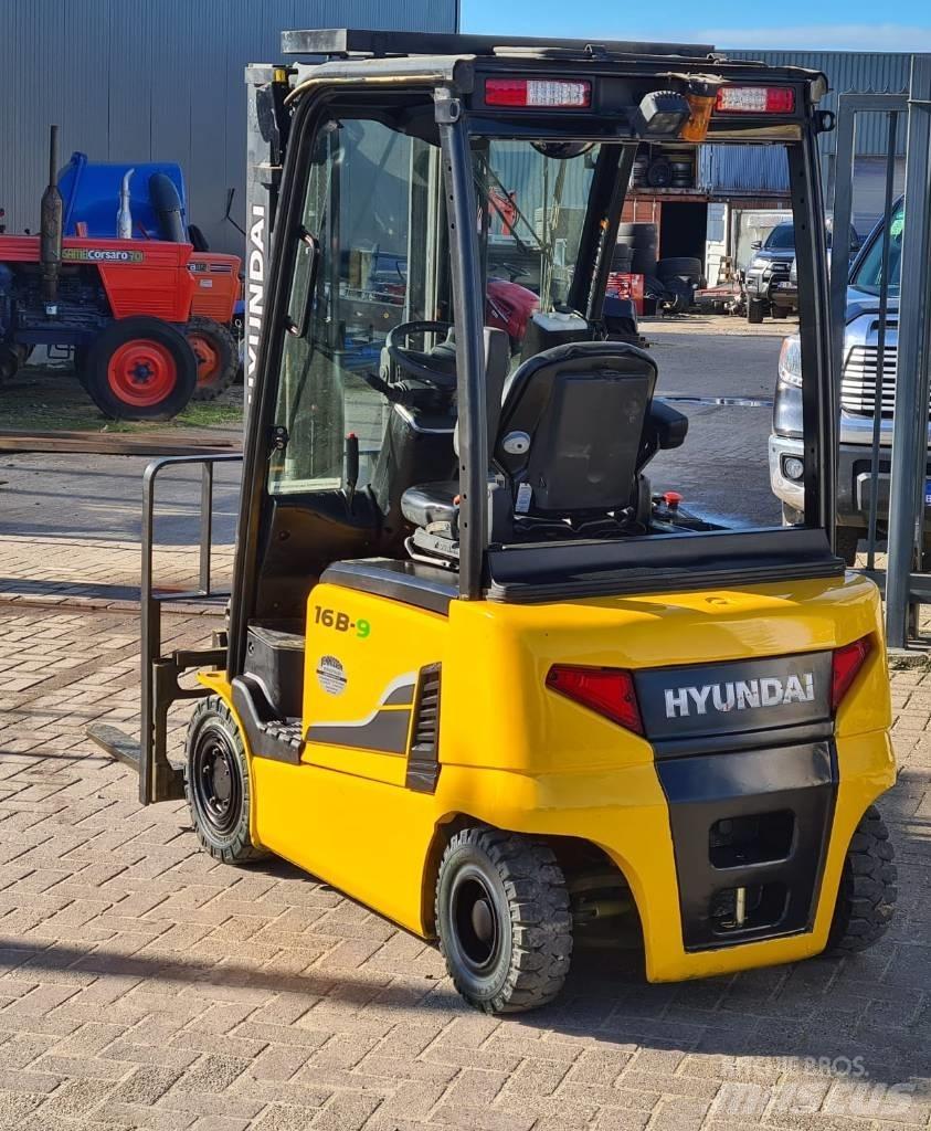 Hyundai 16 B-9 Carretillas de horquilla eléctrica