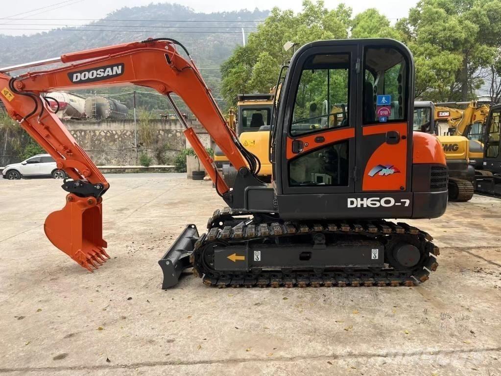 Doosan DH 60-7 Mini excavadoras < 7t