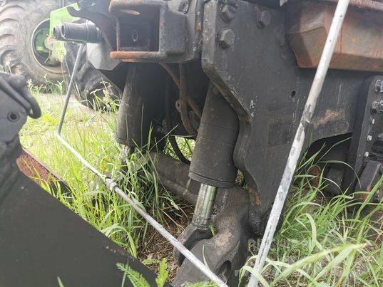 Valtra T 151 WOM Plataformas y cucharones