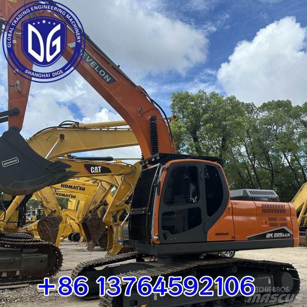 Doosan DX 225 LCA Excavadoras de cadenas
