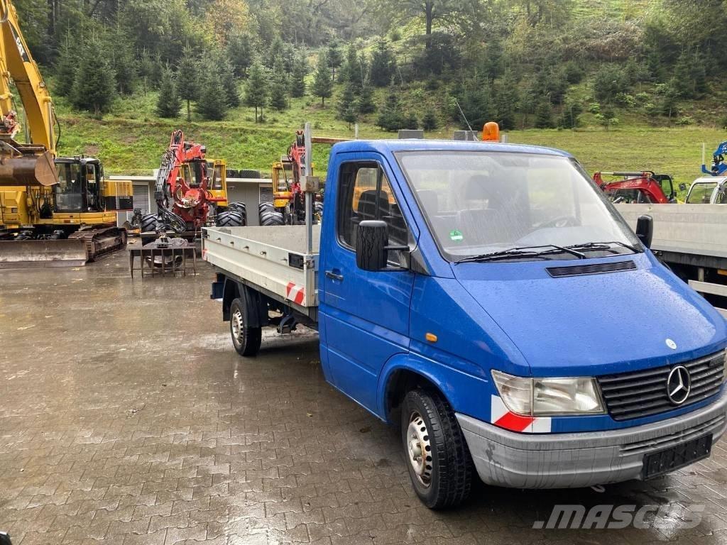 Mercedes-Benz 208 D Camiones plataforma