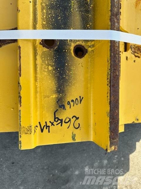 Komatsu d 85 plate Cadenas, orugas y chasis