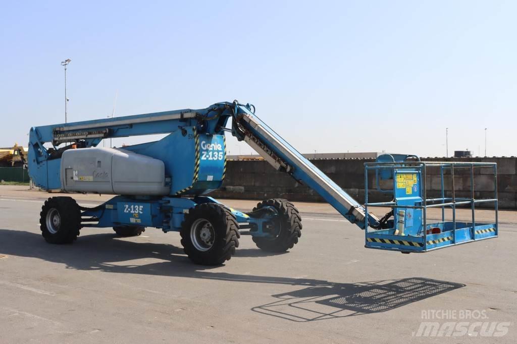 Genie Z135 Plataforma de trabajo articulada