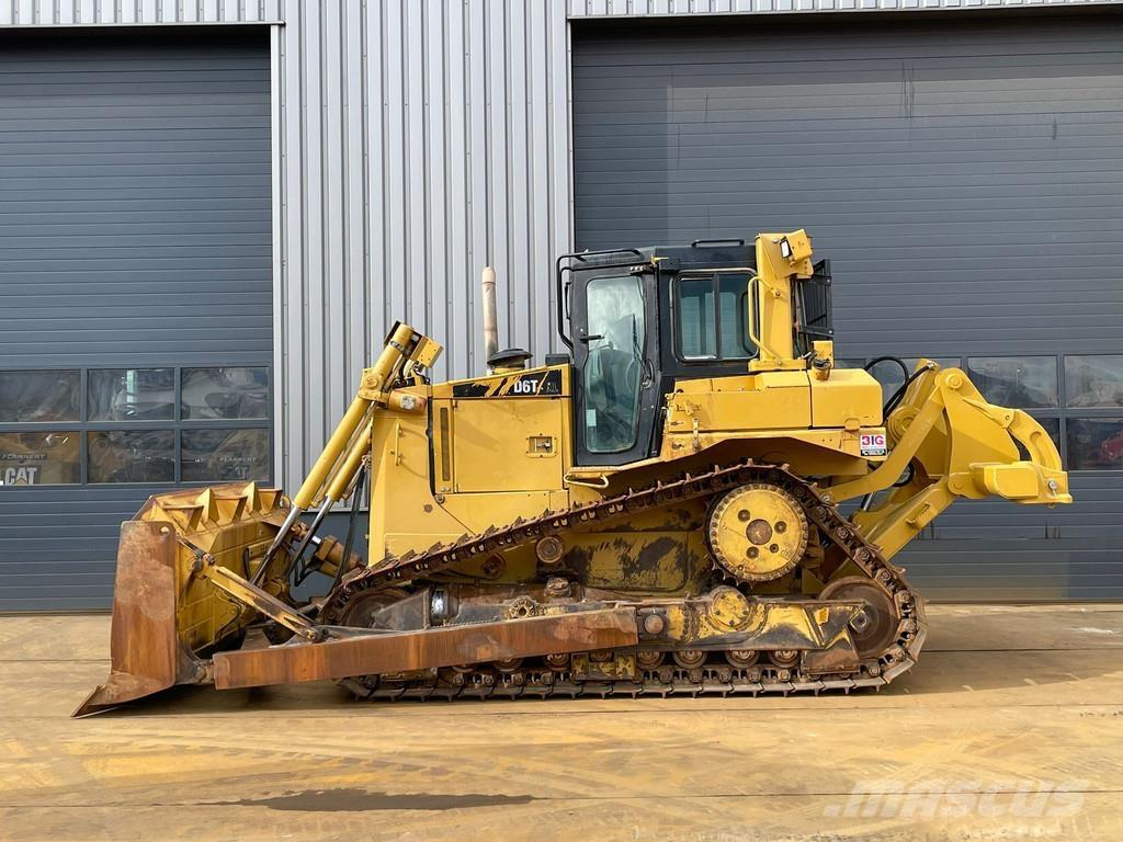 CAT D6T XL Buldozer sobre oruga