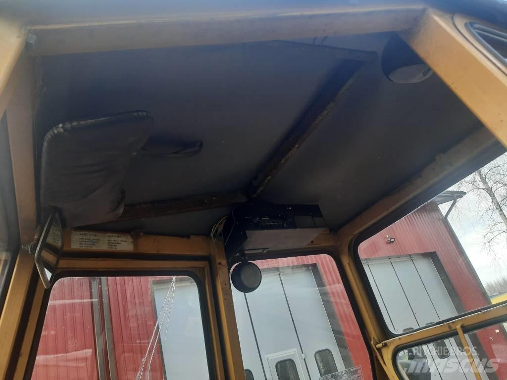 Valmet 702S 4 veto Tractores