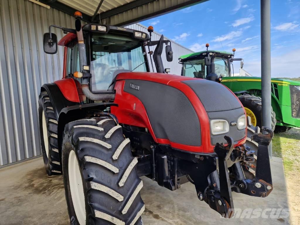 Valtra T 180 Tractores