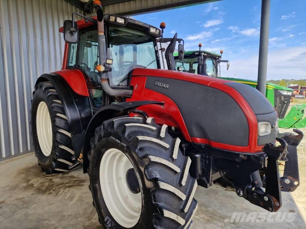 Valtra T 180 Tractores