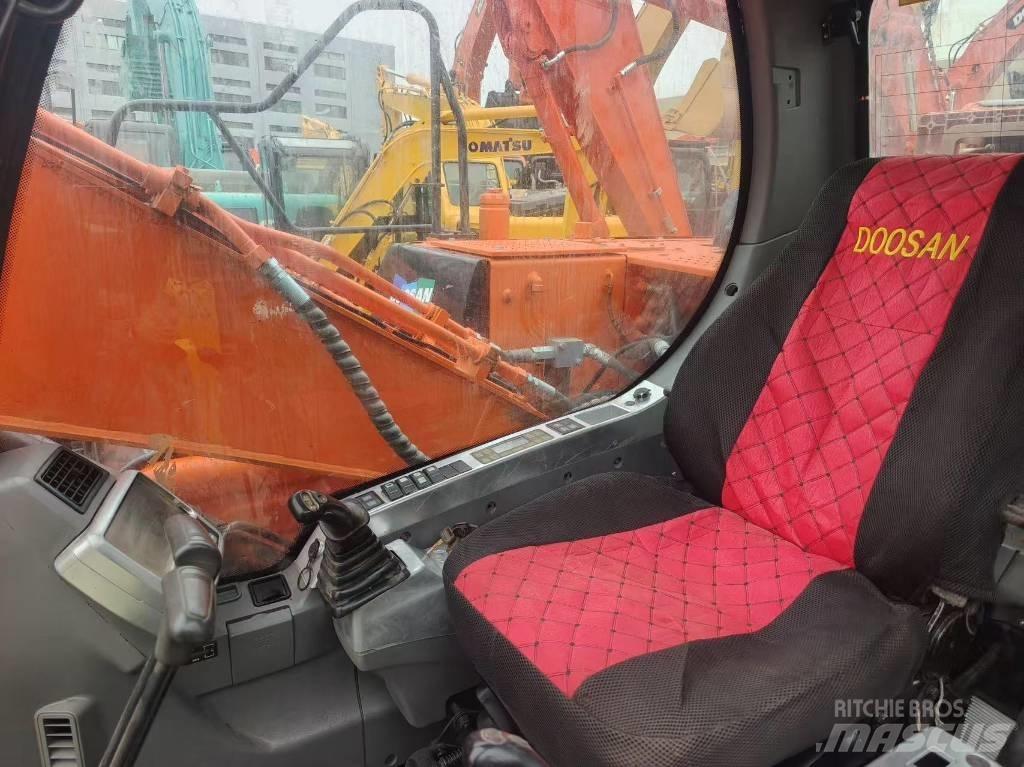 Doosan DX 140 Excavadoras de cadenas